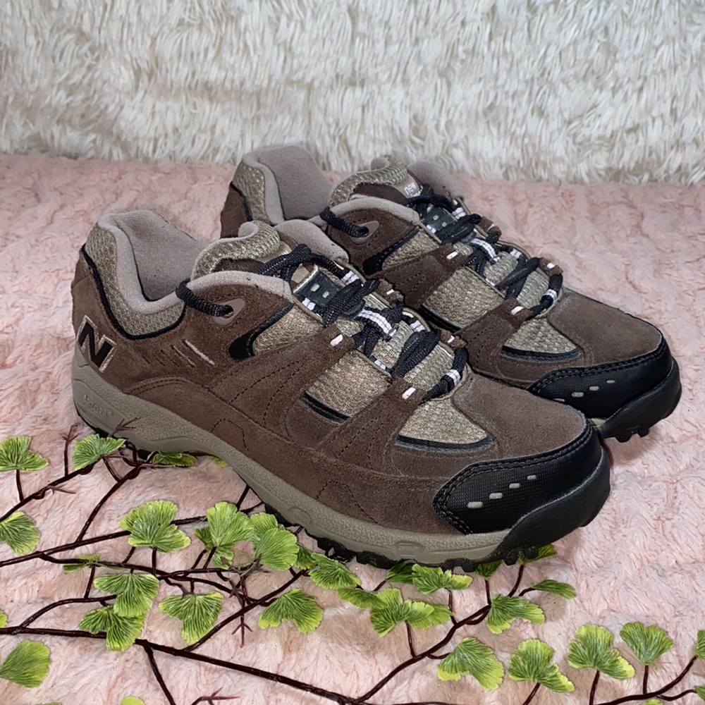 Woman athletic shoes